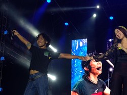 Mimpi Mezzaluna Jadi Kenyataan, Manggung Bareng Slank