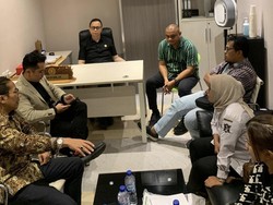 Wanita Korban Kekerasan Seksual Kekasih di Gresik Didampingi 4 Pengacara