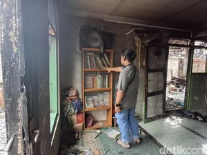 Video Kebakaran di Kemayoran, Musala Masih Berdiri-Al-Quran Tak Tersentuh Api Video Kebakaran di Kemayoran, Musala Masih Berdiri-Al-Quran Tak Tersentuh Api