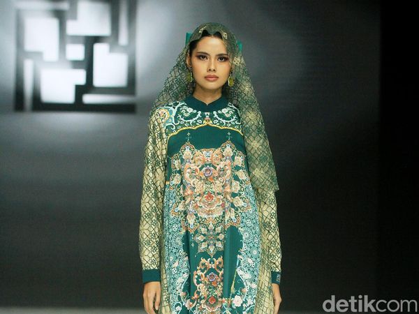 Foto: 10 Koleksi Baju Lebaran 2025 Karya Ivan Gunawan Prive