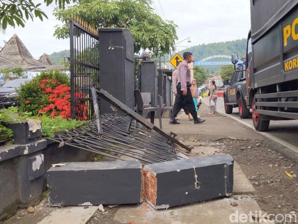 Brutalnya Ratusan Pesilat di Trenggalek Serbu Polsek Watulimo