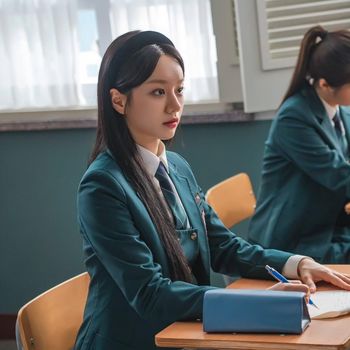 Lee Hyeri di Friendly Rivalry