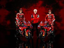 Merah Merona! Tampilan Perdana Marquez Jadi Rekan Bagnaia di Ducati