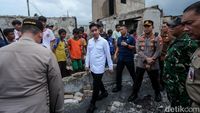 Momen Gibran Tinjau Kebakaran di Kemayoran