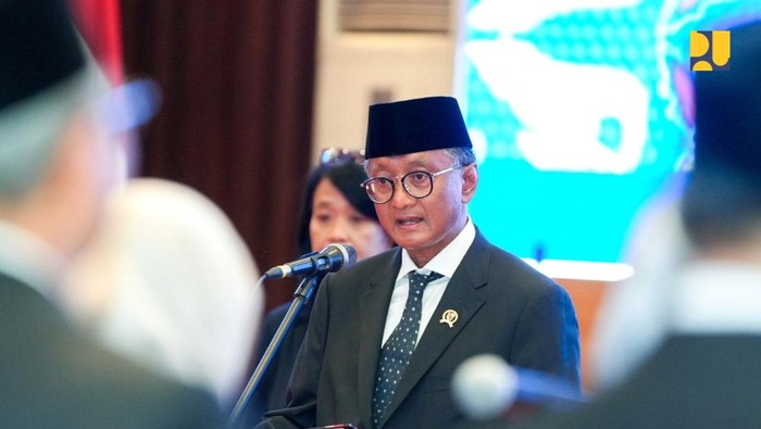 Pejabat Kementerian PU Dirombak Menteri Pekerjaan Umum (PU) Dody Hanggodo melantik Pejabat Pimpinan Tinggi Madya dan Staf Khusus Kementerian PU di Auditorium Kementerian PU, Senin (20/1/2025).