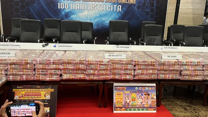 Penampakan duit Rp 61 miliar yang disita dari 3 situs judi online Penampakan duit Rp 61 miliar yang disita dari 3 situs judi online