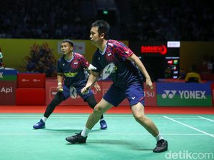 Potret Ahsan/Hendra Melaju ke 16 Besar Indonesia Masters 2025