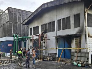 Ruang Induk AC di Gedung Panin Bank Jaksel Kebakaran