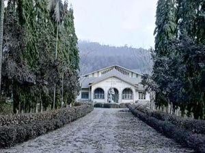 22 Sekolah Terdampak Erupsi Gunung Lewotobi Laki-laki, 1 SMP Ditutup