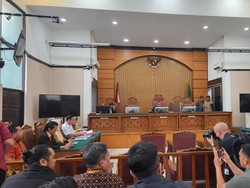 Sidang Praperadilan Terkait Status Tersangka Hasto Ditunda gegara KPK Tak Hadir