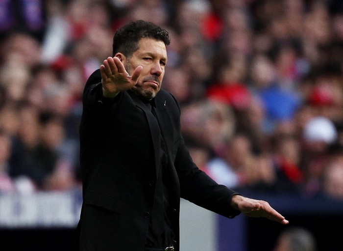 Soccer Football - LaLiga - Atletico Madrid v Osasuna - Metropolitano, Madrid, Spain - January 12, 2025 Atletico Madrid coach Diego Simeone reacts REUTERS/Violeta Santos Moura