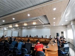 Keluh Kesah Warga Pajampangan Sukabumi soal Pasokan Listrik Keluh Kesah Warga Pajampangan Sukabumi soal Pasokan Listrik