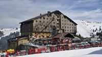 76 Orang Tewas dalam Kebakaran Hotel Resor Ski Turki