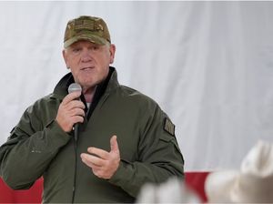 Dunia Hari Ini: Amerika Serikat Mulai Mendeportasi Imigran Tak Berdokumen