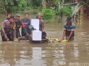 168 Rumah di Ngawi Terendam Banjir Bengawan Solo, Ketinggian hingga 1,5 M 168 Rumah di Ngawi Terendam Banjir Bengawan Solo, Ketinggian hingga 1,5 M
