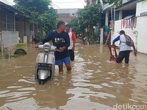 Update Banjir di Patebon Kendal, Air Masih Rendam Permukiman Update Banjir di Patebon Kendal, Air Masih Rendam Permukiman