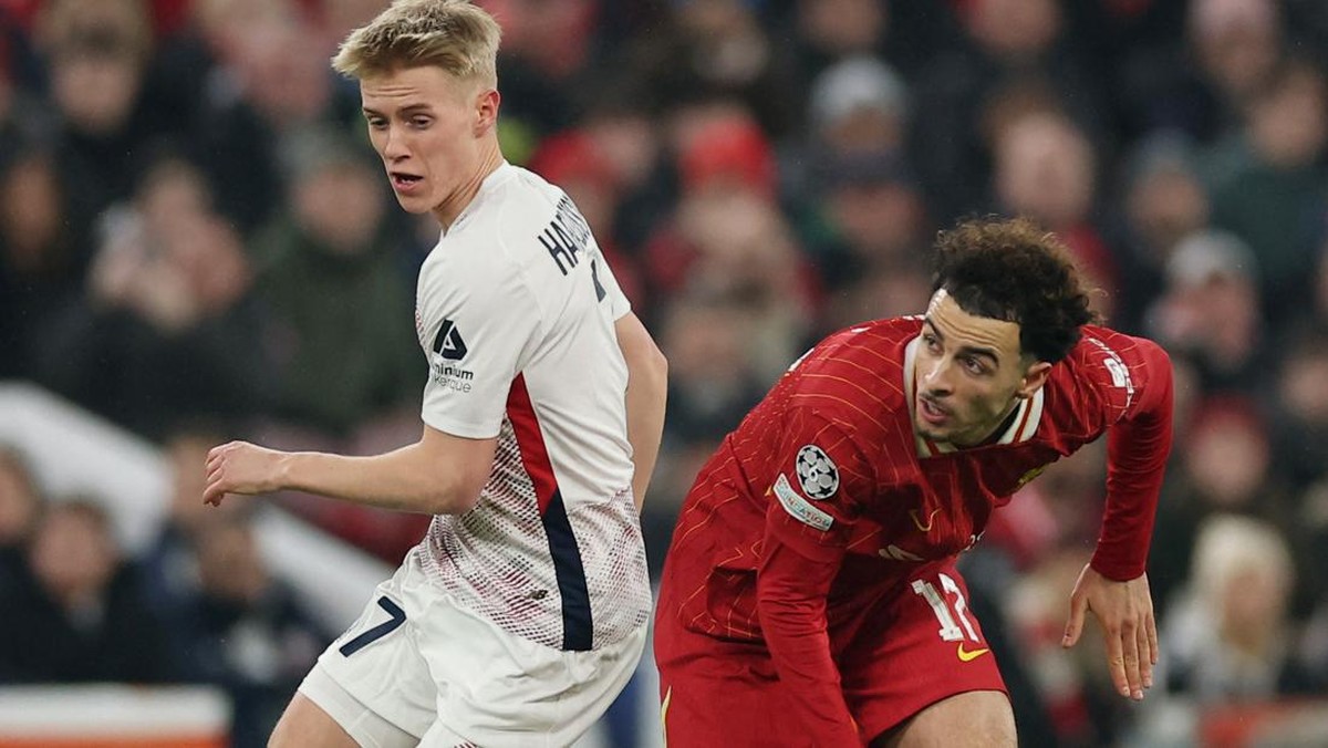 Curtis Jones di laga Liverpool vs Lille. (Foto: Action Images via Reuters/Lee Smith)