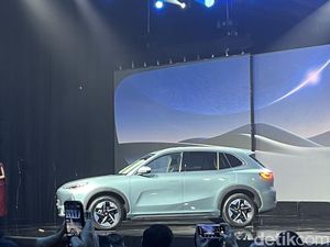 Geely Resmi Hadir di Indonesia, Bawa Mobil Listrik EX5