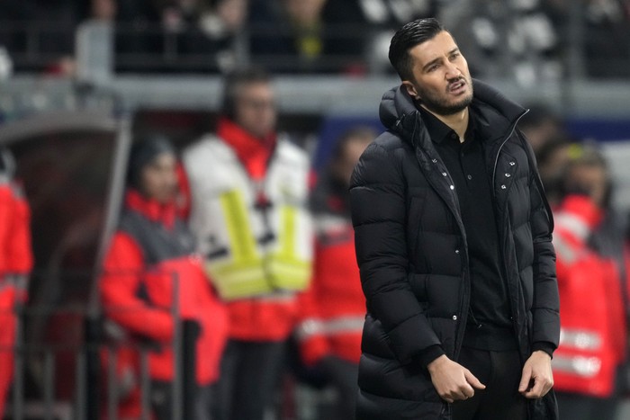 Germany Soccer Bundesliga Dortmunds head coach Nuri Sahin grimaces during the German Bundesliga soccer match between Eintracht Frankfurt and Borussia Dortmund in Frankfurt, Germany, Friday, Jan. 17, 2025. (AP Photo/Michael Probst)