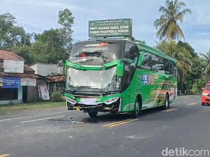 2 Bus PAUD Purworejo Tabrakan di Kulon Progo gegara Pemotor Zig-zag 2 Bus PAUD Purworejo Tabrakan di Kulon Progo gegara Pemotor Zig-zag