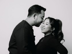 Video: Momen Bahagia Kiky Saputri Lahirkan Bayi Perempuan