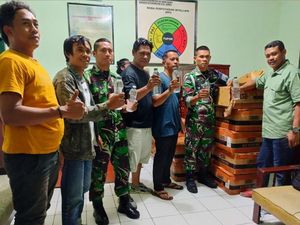 TNI Adang Truk Angkut 6.100 Botol Arak Senilai Rp 213 Juta di Dompu