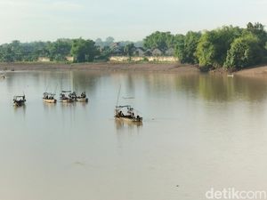 Remaja Bojonegoro Diduga Bunuh Diri ke Bengawan Solo Tinggalkan Pesan Remaja Bojonegoro Diduga Bunuh Diri ke Bengawan Solo Tinggalkan Pesan