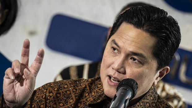 Menteri BUMN Erick Thohir menyampaikan keterangan pers usai melakukan pertemuan dengan jajaran direksi BUMN di Kantor Kementerian BUMN, Jakarta, Rabu (22/1/2025). Pertemuan tersebut membahas persiapan mudik Lebaran 2025. ANTARA FOTO/Aprillio Akbar/Spt.