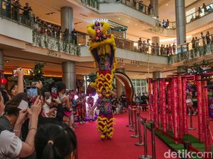 Daya Beli Turun-PHK Massal tapi Banyak Orang Liburan, Fenomena Apa Ini? Daya Beli Turun-PHK Massal tapi Banyak Orang Liburan, Fenomena Apa Ini?