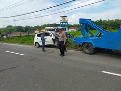 Agya dan Motor di Sampang Adu Banteng, 2 Orang Meninggal