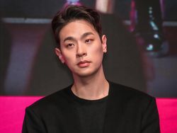 Park Jeong Min Ngefans BLACKPINK, Happy Main Bareng Jisoo di Newtopia