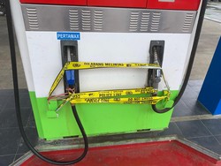 Polisi Segel Dispenser SPBU Laikang Pangkep Imbas Pertamax Tercampur Air