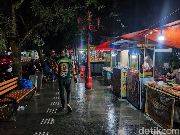 Potret Wajah Baru Trotoar Cianjur yang Kini Lebih Menawan