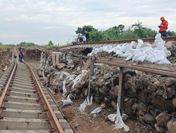 Daftar 7 Perjalanan KA Batal dan 11 Dialihkan Imbas Banjir Grobogan