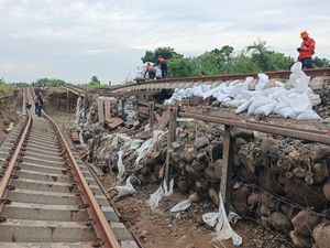 Daftar 7 Perjalanan KA Batal dan 11 Dialihkan Imbas Banjir Grobogan Daftar 7 Perjalanan KA Batal dan 11 Dialihkan Imbas Banjir Grobogan