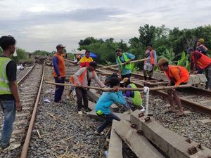 Daftar 30 Perjalanan KA Memutar Usai Rel di Grobogan Kembali Digerus Banjir
