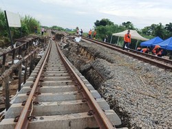 Kondisi Terkini Rel KA yang Tergerus Banjir di Grobogan