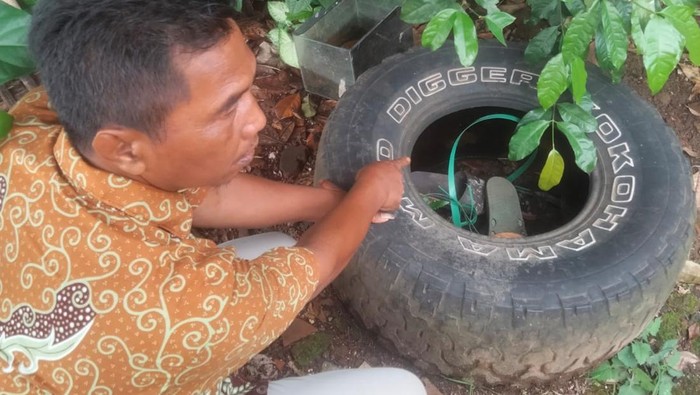 Petugas Puskesmas Manonjaya turun ke lapangan menyidik lokasi tempat hadirnya penyakit misterius massal