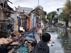 Cerita Warga Berjibaku Padamkan Kebakaran Sawah Besar, Ember Sampai Hilang