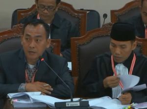 Video Ketua MK Tegur KPU Sumut: Kalau Ngomong Harus Ada Bukti Video Ketua MK Tegur KPU Sumut: Kalau Ngomong Harus Ada Bukti