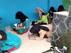 Ada 2 Ruang Kelas SMPN 7 Lais Muba yang Atapnya Ambruk, Siswa Masuk Siang Ada 2 Ruang Kelas SMPN 7 Lais Muba yang Atapnya Ambruk, Siswa Masuk Siang