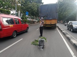 Ada Truk Mogok di Jalan TB Simatupang Jaktim, Polisi Atur Lalin
