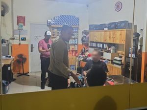 Imigrasi Klarifikasi WN China Selipkan Uang di Paspor, Ini Hasilnya Imigrasi Klarifikasi WN China Selipkan Uang di Paspor, Ini Hasilnya