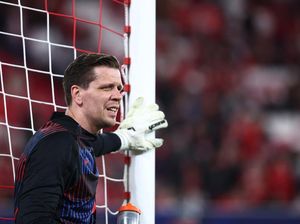 Barcelona Pastikan Akan Pertahankan Szczesny Barcelona Pastikan Akan Pertahankan Szczesny