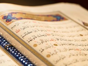 Surat Al Alaq 1-5 Arab, Latin, dan Artinya Beserta Cara Mengamalkannya Surat Al Alaq 1-5 Arab, Latin, dan Artinya Beserta Cara Mengamalkannya