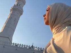 Al Ghazali Doakan Alyssa Daguise Lancar Tunaikan Ibadah Umrah
