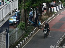 Viral Pemotor Bongkar Separator Busway di Jakut Diduga Panik Ada Razia