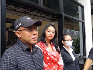 Asri Welas dan Galiech Rida Raharja Diputus Cerai Asri Welas dan Galiech Rida Raharja Diputus Cerai