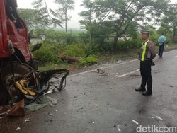 Truk Adu Banteng di Bojonegoro, 1 Sopir Tewas