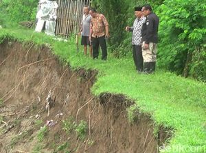 Tanggul Sungai Pemali Kritis, Pemkab Brebes Siapkan Penambal Darurat Tanggul Sungai Pemali Kritis, Pemkab Brebes Siapkan Penambal Darurat